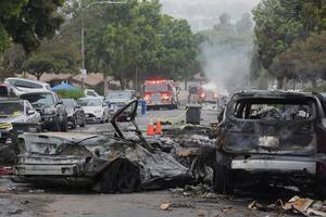 Se estrelló una avioneta en San Diego y el incidente provocó un incendio y varios muertos