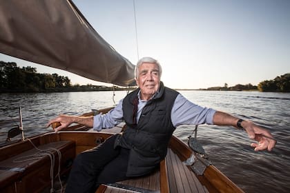 Se formó como autodidacta, trabajó con los mejores diseñadores de Nueva York y profesionalizó un oficio que en su familia era casi romántico; su firma llegó a los principales astilleros del mundo y marcó el diseño de yates durante cinco décadas