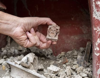 Se halló una figura del dios Sileno