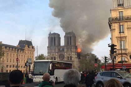 Se incendia la catedral de Notre Dame