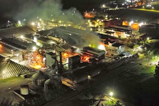 Se incendió una planta de Vicentin en Santa Fe: operativo de Bomberos y alerta por materiales inflamables