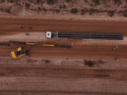 Se inició la soldadura automática en la línea del oleoducto VMOS, en cercanías a la localidad de Chelforó, Río Negro