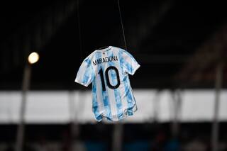 Así fue el homenaje a Maradona en el minuto 10 de Racing-Defensa y Justicia en la víspera del 30/10