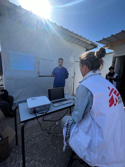 “Se me explotaba la cabeza de pensar que fuera posible" una invasión israelí en Rafah, recuerda haber pensado Sofía en su primera misión en el enclave. Créditos MSF