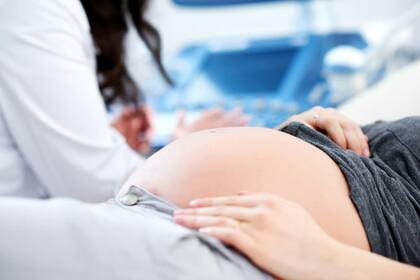 Se mostró un aumento de la mortalidad materna en general: mientras que en 2020 murieron 4,1 madres por cada 10.000 nacidos vivos, en 2021 fallecieron 7,4