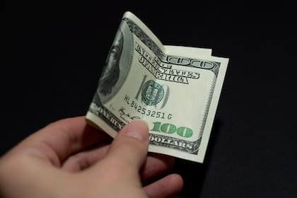 Se necesitan más de 4000 dobleces para que un billete de dólar se rompa