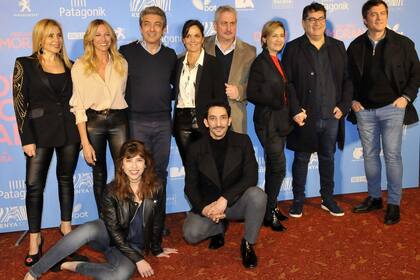 El elenco demostró complicidad en la presentación del film de Juan Vera