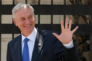 La drástica propuesta del Gobierno ante el impacto de las redes en los chicos desata un fuerte debate