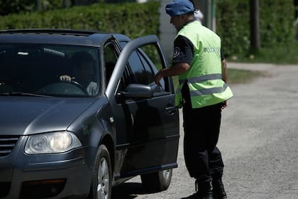 La cédula verde sirve para demostrar la titularidad del rodado y es única y la azul es una autorización para usarlo y puede ser múltiple.