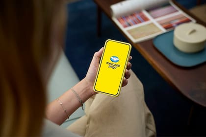 Se puede comprar dólar oficial en Mercado Pago