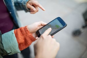 El truco para rastrear un celular Android o un iPhone