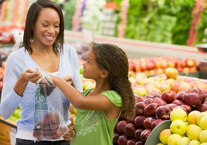 Se pueden utilizar los cupones de SNAP en la mayoría de las tiendas de comestibles e incluso en los mercados de agricultores