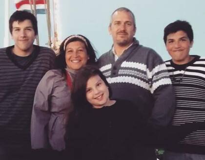 “Sé que Juan Gabriel está orgulloso de que no nos rendimos”.