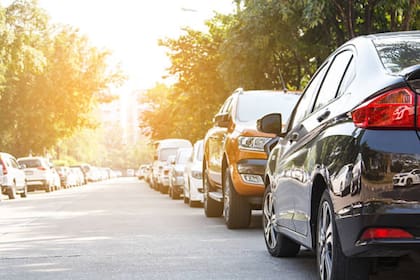 Se reanudan las normas de estacionamiento lateral alterno en la ciudad de Nueva York