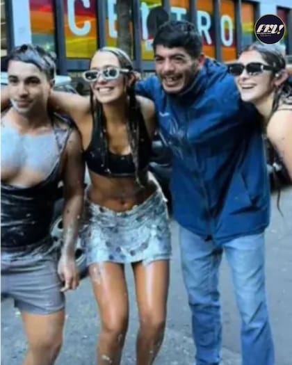 Se recibió de abogada y lo primero que hizo fue ir a festejar con el "trapito" que le guardó un lugar para estacionar durante toda la carrera
