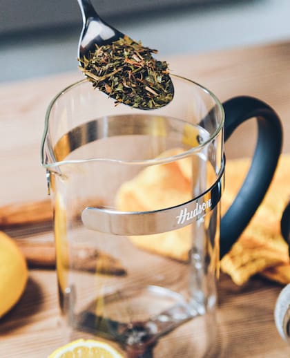 Se recomienda consumir el té en hebras para reducir el riesgo (Foto: X)
