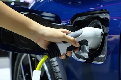 Se recomienda evitar cargas completas innecesarias (manteniendo el nivel en un 80% para uso diario)