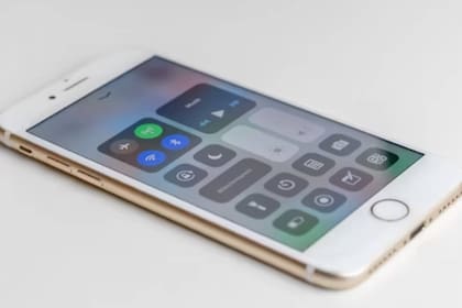 Se recomienda no tener encendido el bluetooth del celular cuando no se utiliza (Foto unsplash)