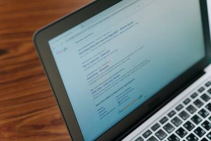 Se recomienda ser prudente ante las búsquedas en Google (Foto Pexels)