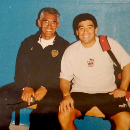 Se reencontró con Maradona cuando trabajó como entrenador de la Reserva de Boca, en 1995.