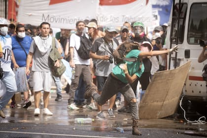 Se registraron serios incidentes en la protesta por la reforma laboral.