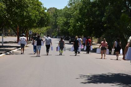 Se repartieron 4.000 cajas navideñas entre los pobladores de la comuna de La Paz.