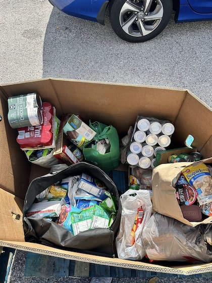 Se requiere registro previo en algunos sitios para recibir comida gratis en Florida (FB FeedingTampaBay)