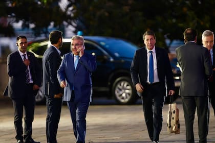 Se retiran los gobernadores y ministros luego de la reunión con el presidente Javier Milei, en la Casa Rosada. Raúl Jalil, gobernador de Catamarca