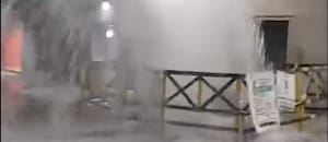 Se rompió un caño en Recoleta: se inundó la cuadra y cerraron el tránsito