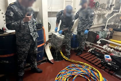 Se secuestraron 900 kilos de cocaína cargados en la bodega de un barco que pasó por dos puertos argentinos, antes de llegar a la costa de Perth