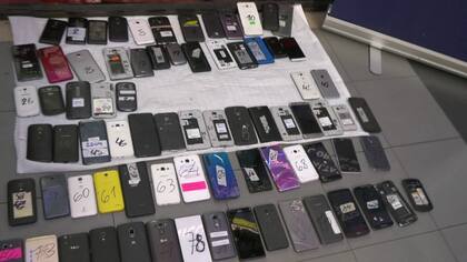 Se secuestraron más de 1000 celulares en siete locales porteños