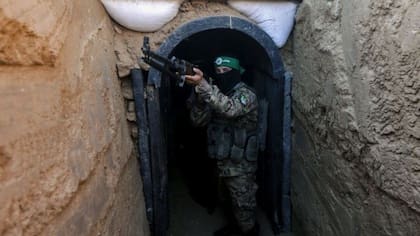 Se teme que los rehenes israelíes estén retenidos dentro de la red de sótanos y túneles subterráneos de Gaza