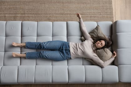 Se tiende a creer que hacer cura de sueño el fin de semana es una buena estrategia para combatir las horas que no se llegaron a dormir de lunes a viernes, pero se trata de un error contundente