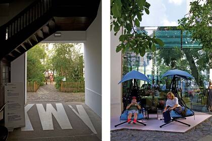 Se traspone la puerta, se camina por el pasillo oscuro, se llega a un jardín silvestre y luego al café del KW Instituto de Arte Contemporáneo, una de las sedes de la Bienal de Berlín.