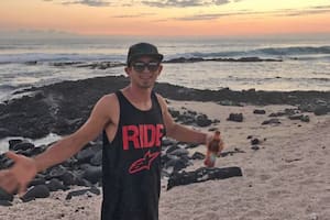 Un hombre murió tras ser atacado por un tiburón mientras practicaba surf en Hawái