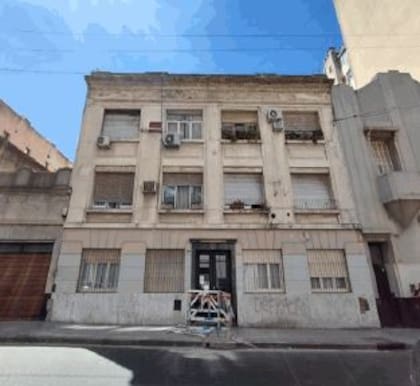 Se trata de un departamento de dos ambientes situado en el primer piso