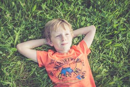 Se trata de una enfermedad genética, no infecciosa y no contagiosa, que no afecta al área intelectual, pero sí la emocional