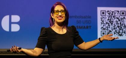 Se trata de una malformación congénita en la que el nervio óptico está subdesarrollado o más delgado de lo normal debido a un desarrollo incompleto antes del nacimiento.