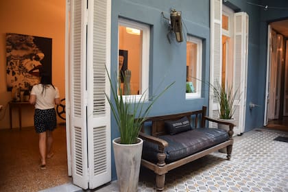 Se trata de una vieja casona de estilo chorizo que funcionaba como pensión y fue reacondicionada como hotel.