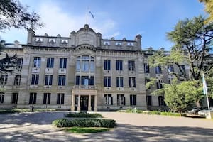 El kirchnerismo convocó a un acto por “Cristina libre” en el Colegio Nacional de La Plata y el Gobierno dice que es ilegal