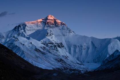 Se ubica entre Nepal y China, y tiene 8.847 metros de altura
