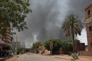 Escala el conflicto en Sudán entre militares y rebeldes: 56 civiles muertos y más de 600 heridos