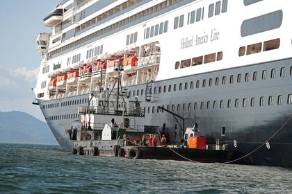Los cruceros dejaron varados a miles de turistas en todo el mundo y los contagios se propagaron en los barcos; el turismo, que mueve el 10% de la economía mundial, una de las actividades más afectadas