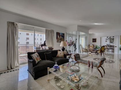 El living apaisado, uno de los lugares preferidos de la diva