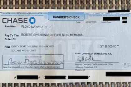 Se viralizó el cheque por 88.500 dólares que Floy Mayweather le envió a la familia de George Floyd