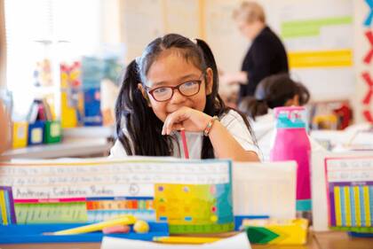 SEAL, una organización sin fines de lucro especializada en la enseñanza bilingüe y multicultural