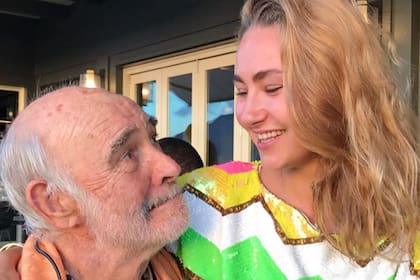 Sean Connery junto a su nieta, Saskia