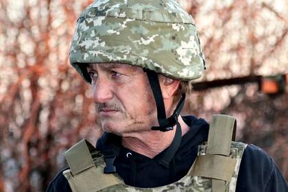 Sean Penn durante su visita a Ucrania en febrero con motivo de la filmación de un documental sobre la invasión rusa