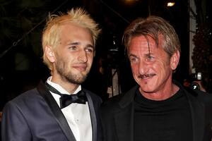 El hijo de Sean Penn y Robin Wright habló de la difícil relación que mantuvo con su padre