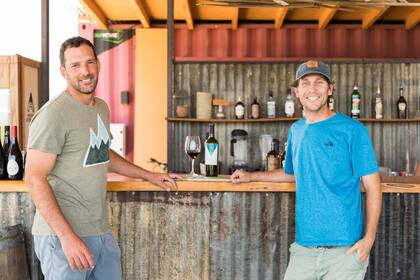 Sean y su nuevo socio en el restó, Joaquín Fraga.